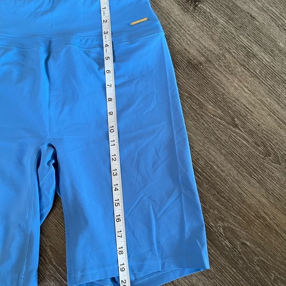 Gymshark Vibrant Blue Women's Bike Shorts - Picture 3 of 6